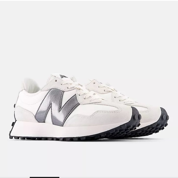 NEW BALANCE 327 IN SEA SALT W/ CASTLEROCK - Picture 2 of 13